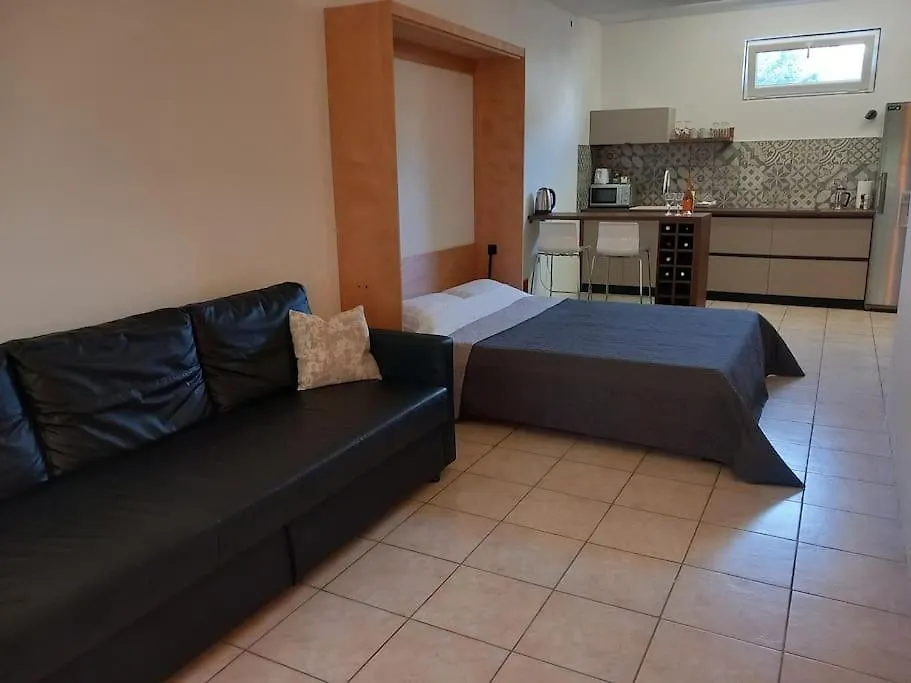 Luxury Studio Apartment With Sauna Near The Beach Štinjan