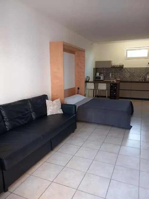 Luxury Studio Apartment With Sauna Near The Beach Štinjan