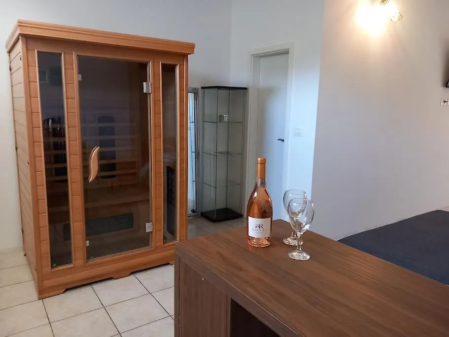 Luxury Studio Apartment With Sauna Near The Beach Štinjan